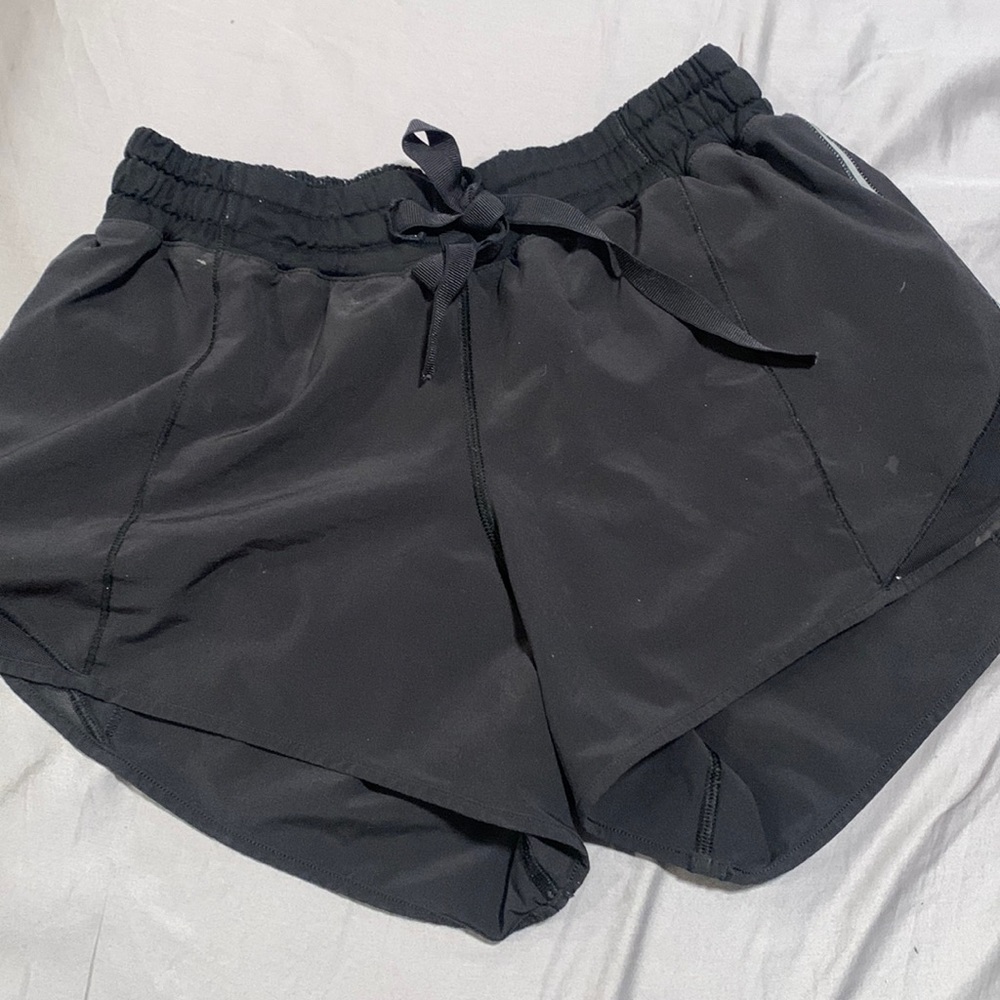 🥰Lululemon shorts. Black and size small.💕